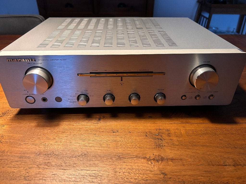 TE KOOP Marantz PM7001 versterker, Gebruikt, 60 tot 120 watt, Stereo, Ophalen