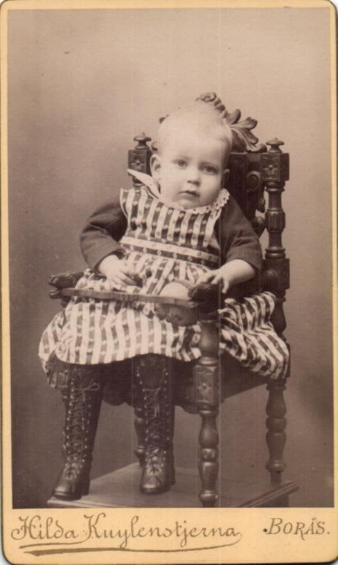 CDV - Kleuter in kinderstoel - Hilda Kuijenstjerna - Boras, Gebruikt, Verzenden, Foto, Buitenland