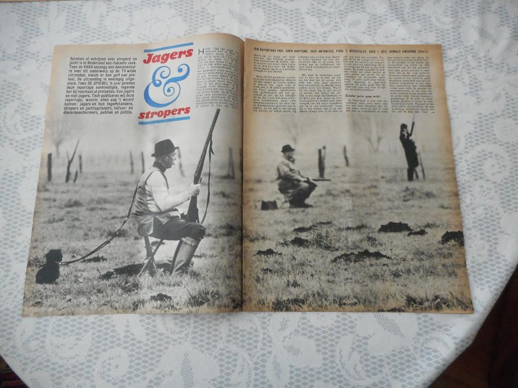 Jagers en stropers. 1974., Ophalen of Verzenden, 1960 tot 1980, Nederland, Knipsel(s)