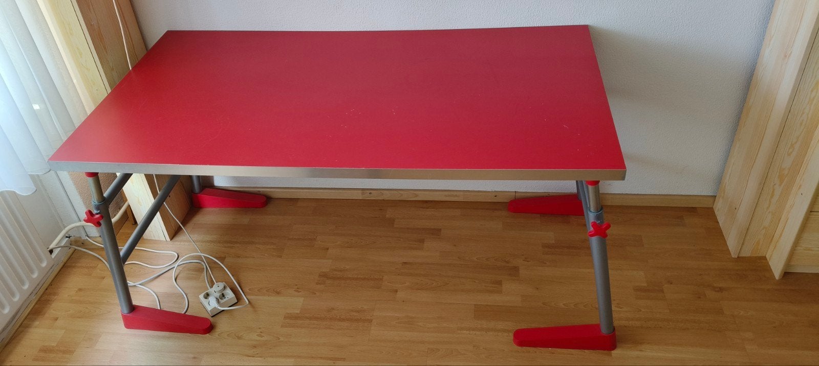 In hoogte verstelbaar bureau/werktafel, Huis en Inrichting, Bureaus, Ophalen, Overige typen, Gebruikt, 150 cm