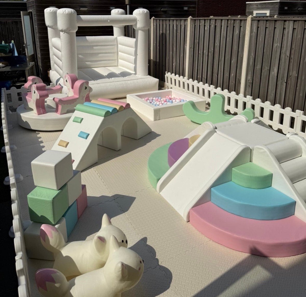 Softplay te huur verhuur springkussen bubblehouse bumpercars, Ophalen of Verzenden, Zo goed als nieuw, Overige