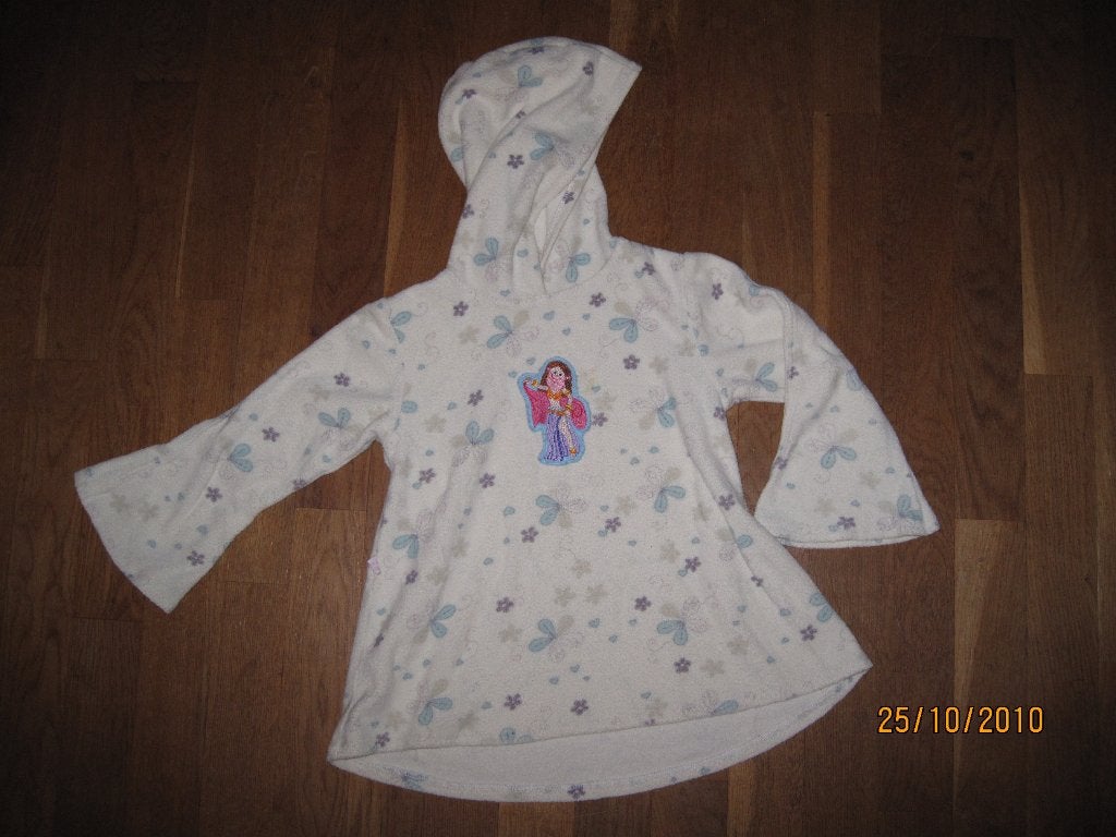 Trui met Oosterse danseres maat 116, Gebruikt, Meisje, Trui of Vest, Ophalen of Verzenden