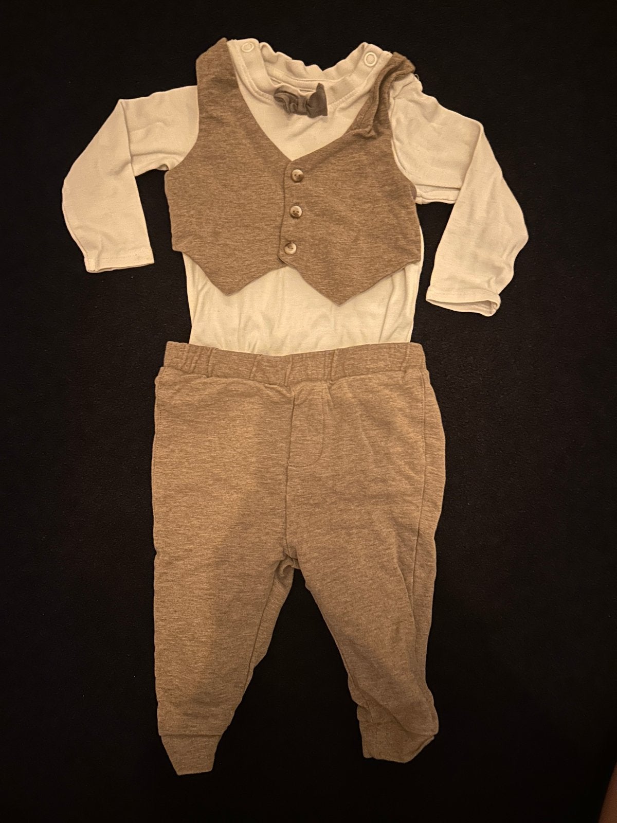 H&M Baby Pakje met Gilet en Broekje - Maat 62, Ophalen of Verzenden, Zo goed als nieuw, Jongetje, Setje