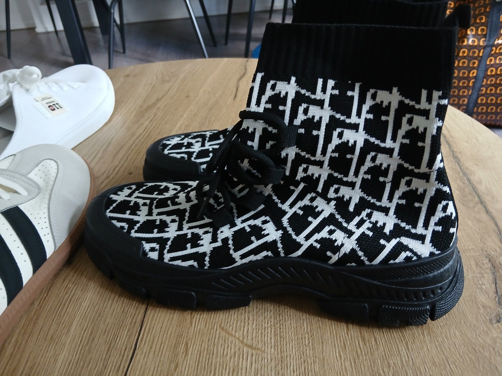 Nieuwe sneakers maat 40, Kleding | Dames, Schoenen, Ophalen of Verzenden
