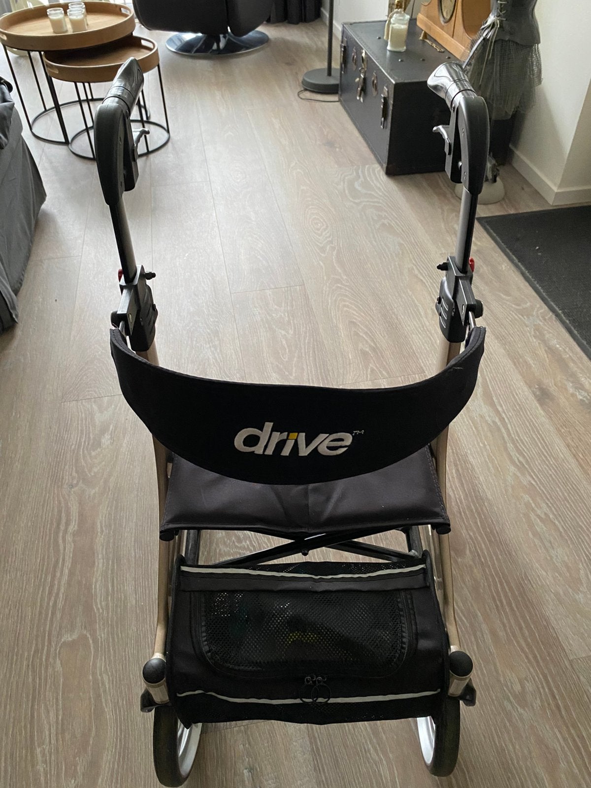 Rollator merk Drive Nitro lichtgewicht maat S, Diversen, Ophalen, Zo goed als nieuw