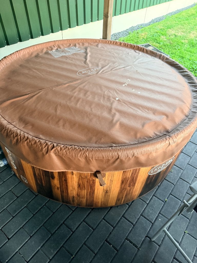 Jacuzzi, Ophalen, Gebruikt, Afdekzeil, Opblaasbaar