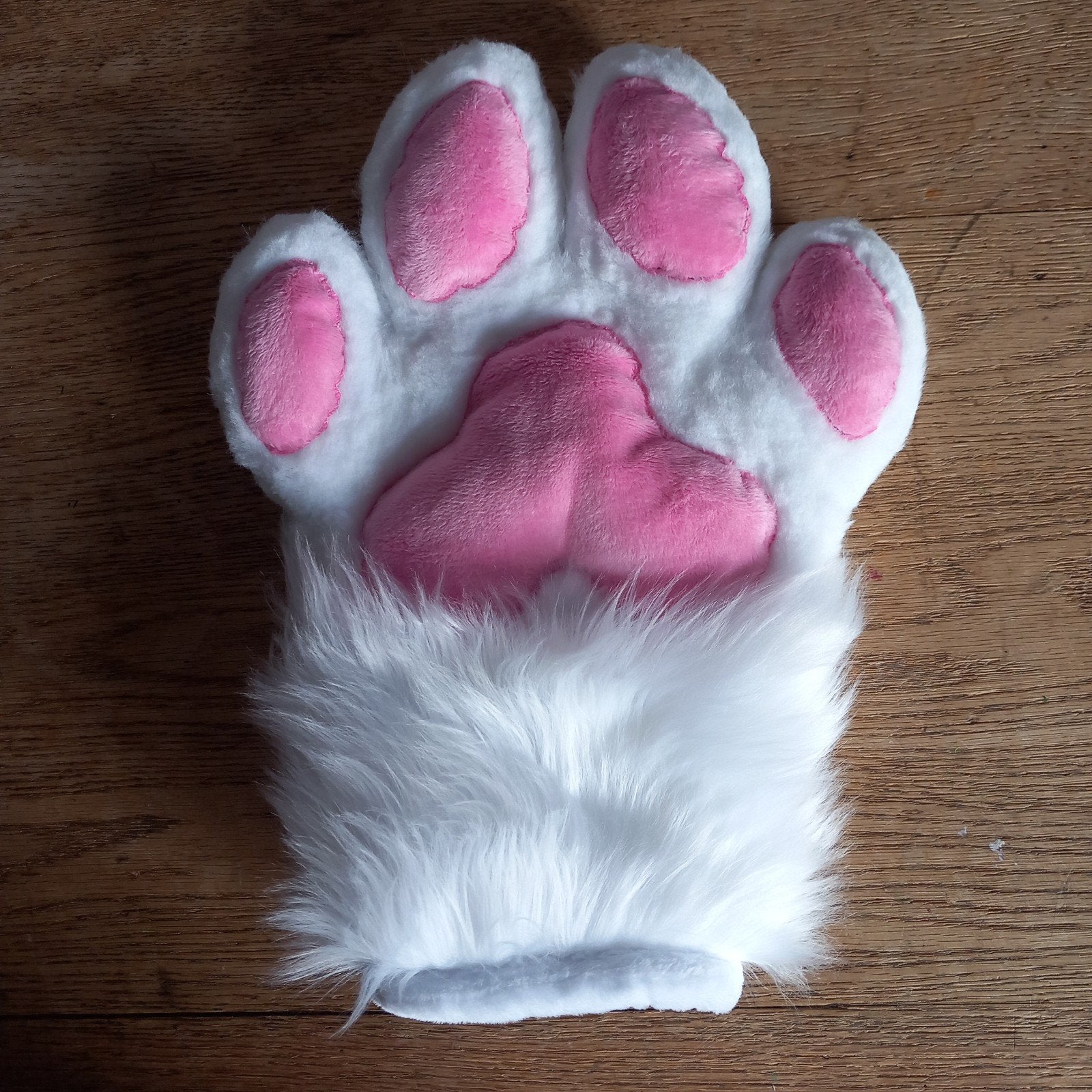 Plain WHITE + PINK handpaws (add nails = + €30) fits all !!, Hobby en Vrije tijd, Ophalen of Verzenden, Nieuw, Overige typen