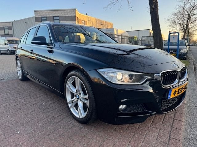 BMW 3 Serie Touring 316i M Edition Executive Airco/ECC,Cruis, Auto's, Gebruikt, 4 cilinders, Alcantara, Zwart