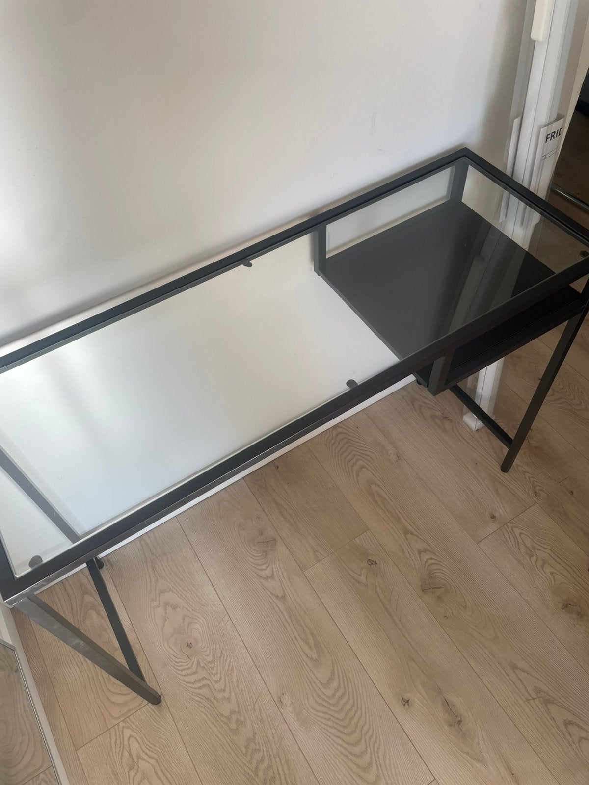 Ikea glass desk, Ophalen, 36 cm, Zo goed als nieuw, IKEA
