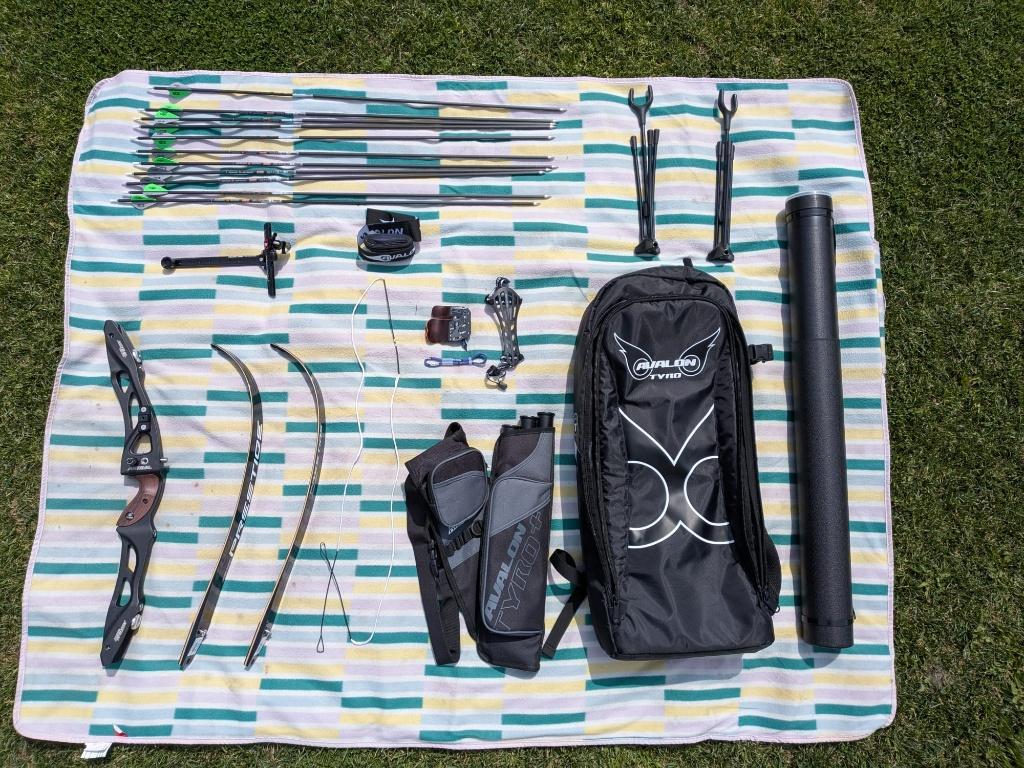 Complete beginnersset: Astral core archery recurve rechtsh, Sport en Fitness, Handboogschieten, Ophalen of Verzenden, Zo goed als nieuw