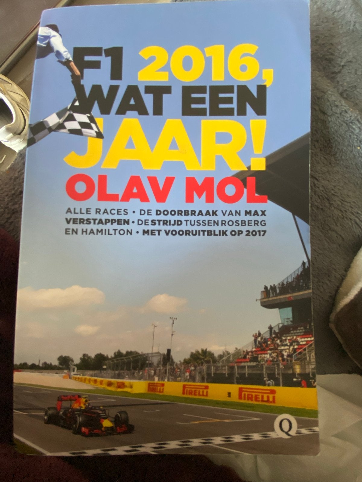 F1 2016, Wat een Jaar! - Olav Mol, Ophalen of Verzenden, Zo goed als nieuw, Overige sporten