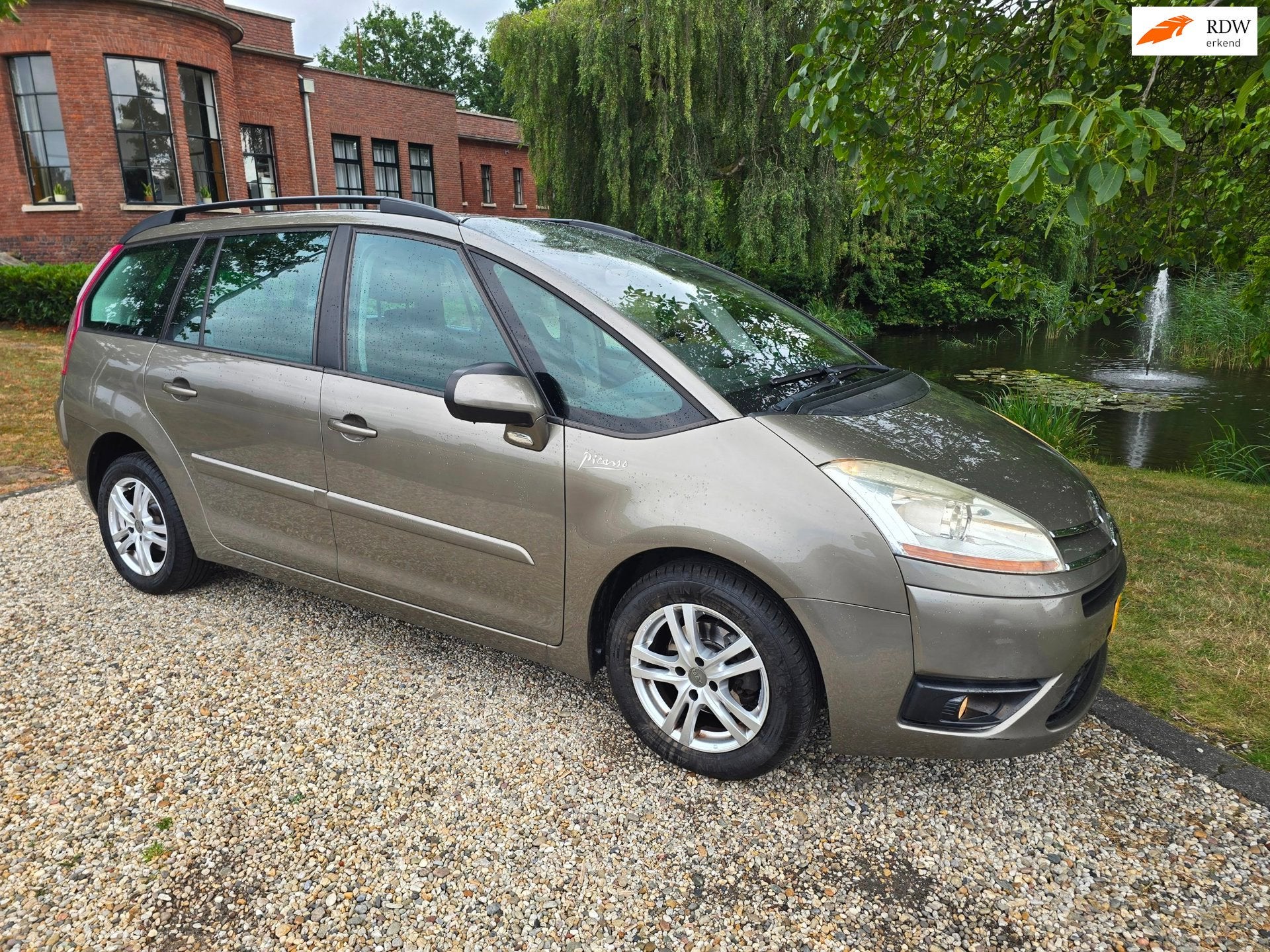 Citroen Grand C4 Picasso 1.8-16V Séduction 7p. Airco trekha, 125 pk, Gebruikt, 4 cilinders, Bruin