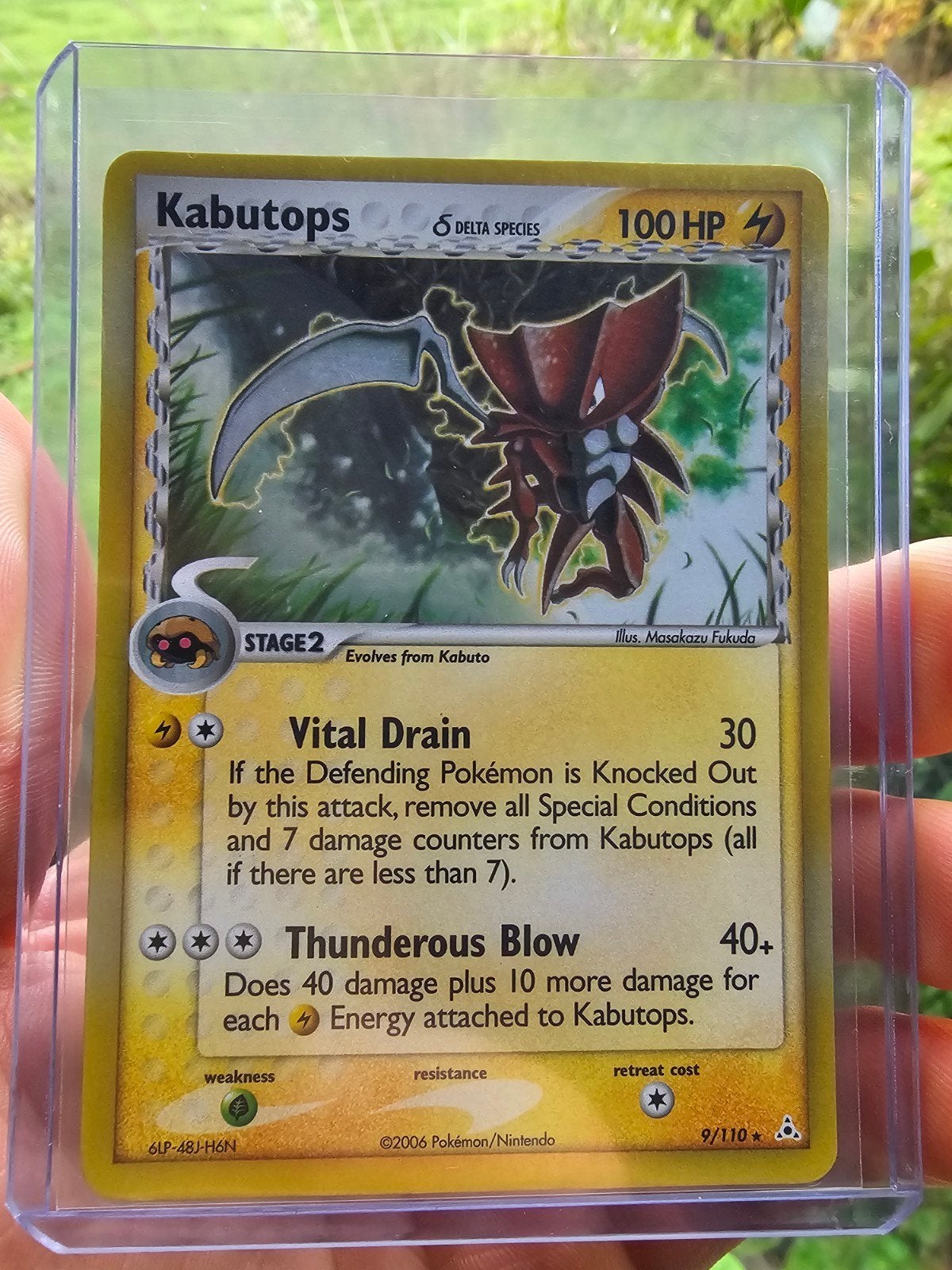 Kabutops (9/110) Holo Rare Delta Species, Ophalen of Verzenden, Zo goed als nieuw, Losse kaart
