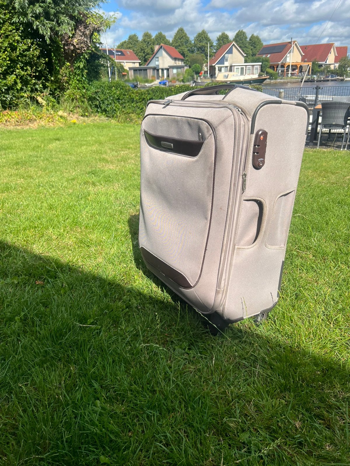 Gratis ophalen in Friesland.Samsonite koffer 68cm hoog zacht, Sieraden, Tassen en Uiterlijk, Koffers, Wieltjes, Gebruikt, Zacht kunststof