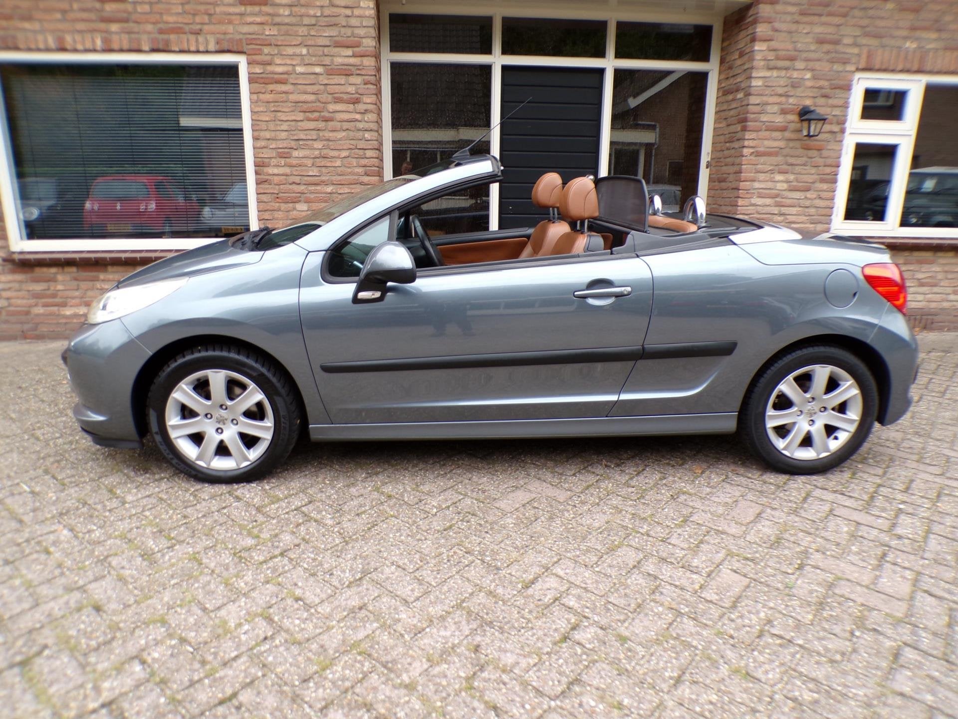 Peugeot 207 CC 1.6 VTi Clima / Lederen Bekleding / Stoelverw, Auto's, 15 km/l, Gebruikt, 4 cilinders, Cabriolet