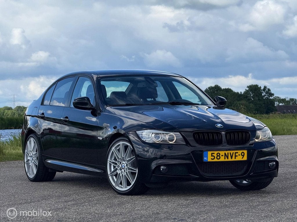 BMW 3-serie 318i Lci Business Line M Sport, Auto's, Euro 5, Achterwielaandrijving, Zwart, Origineel Nederlands