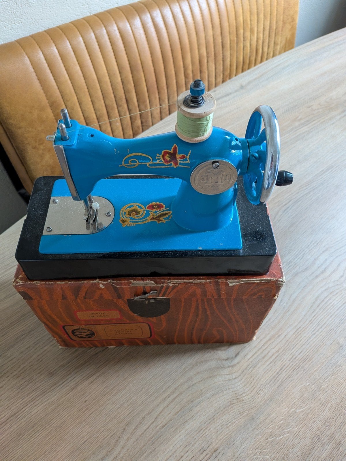 Vintage kinder naaimachine(ussr) jaren 60

Vintage blauwe ki, Ophalen, Zo goed als nieuw