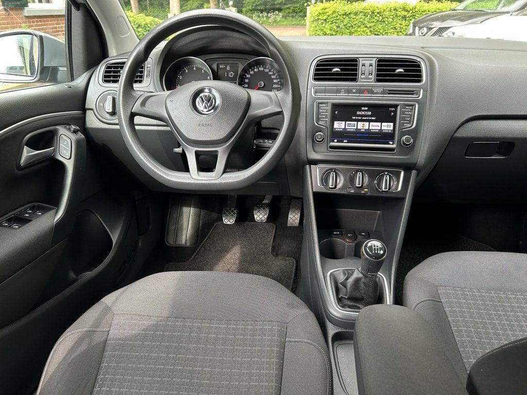Volkswagen Polo 1.0 5-drs. Airco, Cruise, Carplay NL-auto! 9, 21 km/l, Stof, Euro 6, Met garantie (alle)