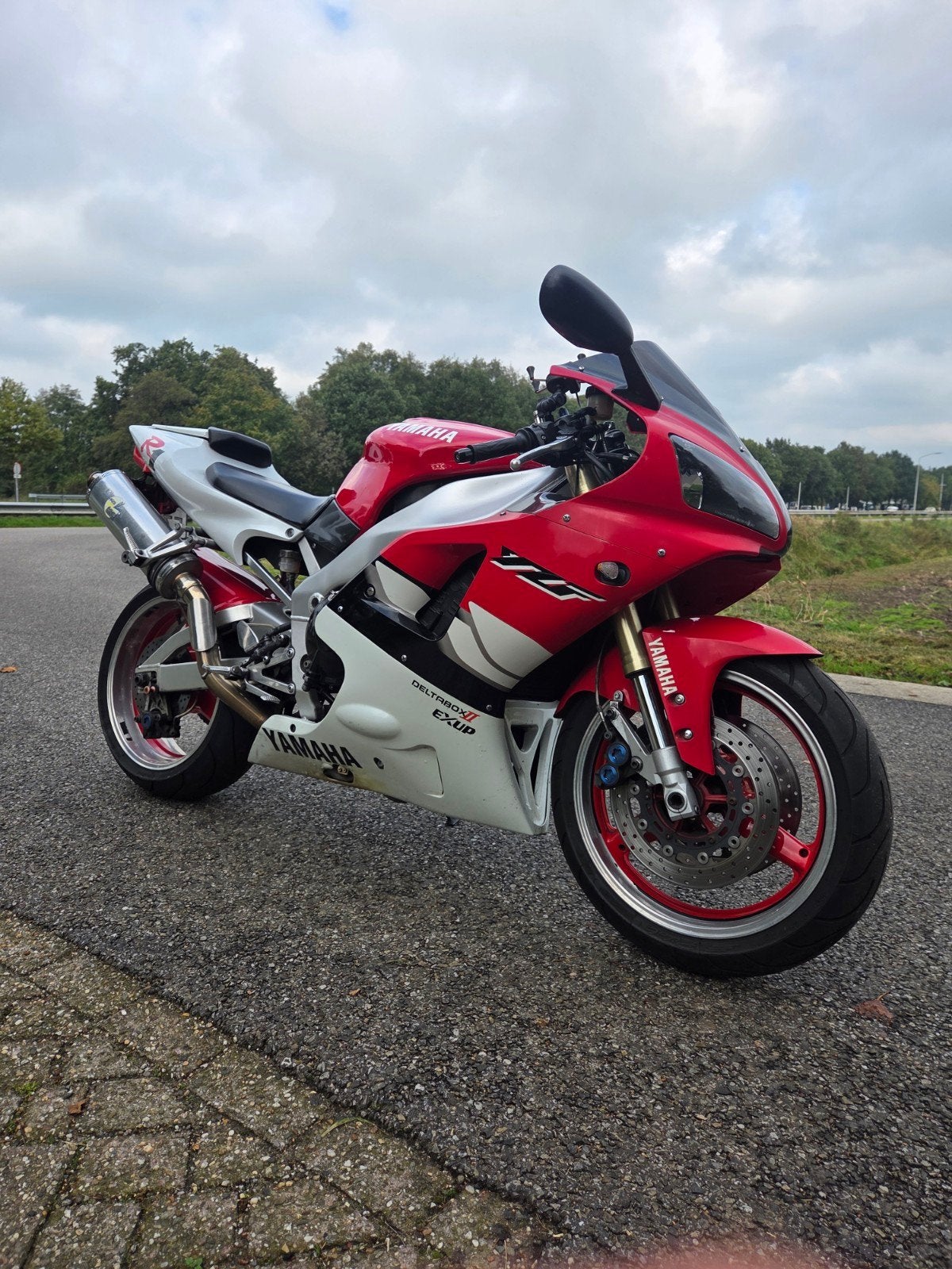 Zeer mooie en nette Yamaha R1, Occasion, 4 cilinders, Motorrijbewijs A, Super Sport