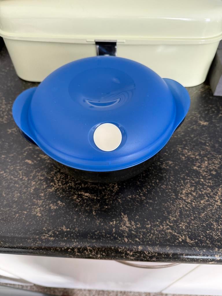 Tupperware magnetron schaal 1,5 Ltr, Huis en Inrichting, Keuken | Tupperware, Ophalen of Verzenden, Zo goed als nieuw, Schaal