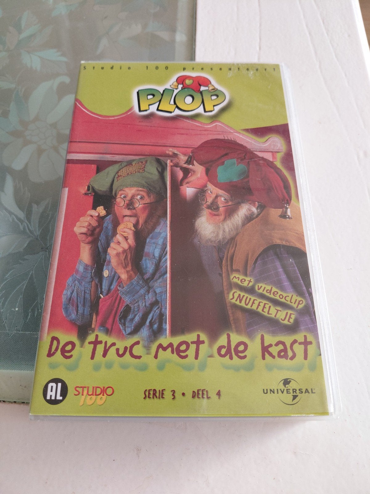 Studio 100 Kabouter Plop - De Truc met de kast videoband., Ophalen of Verzenden, Gebruikt, Kinderprogramma of -film, VHS