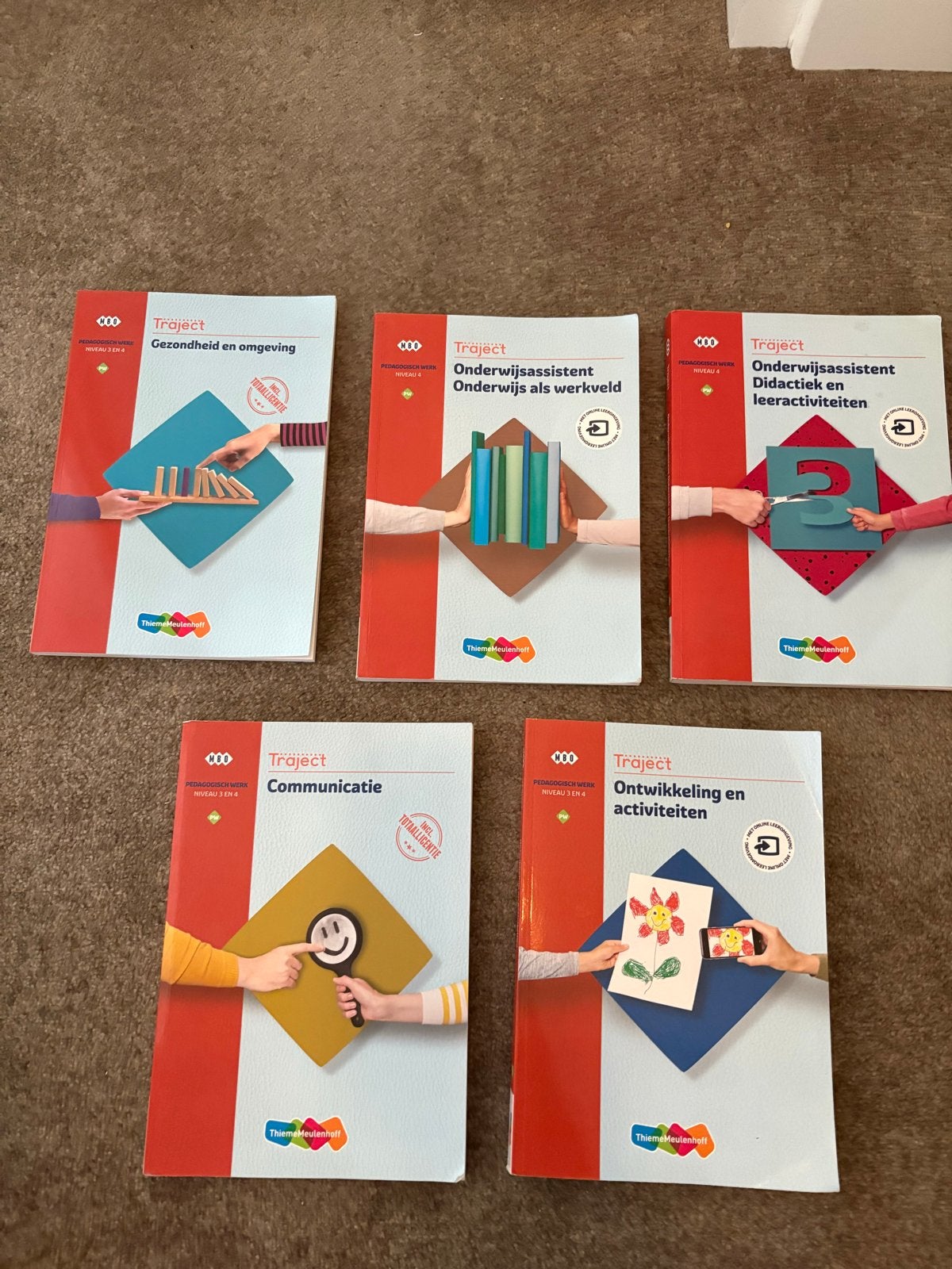 Onderwijsassistent boeken (5 stuks), Boeken, Ophalen of Verzenden, Gelezen, Overige niveaus