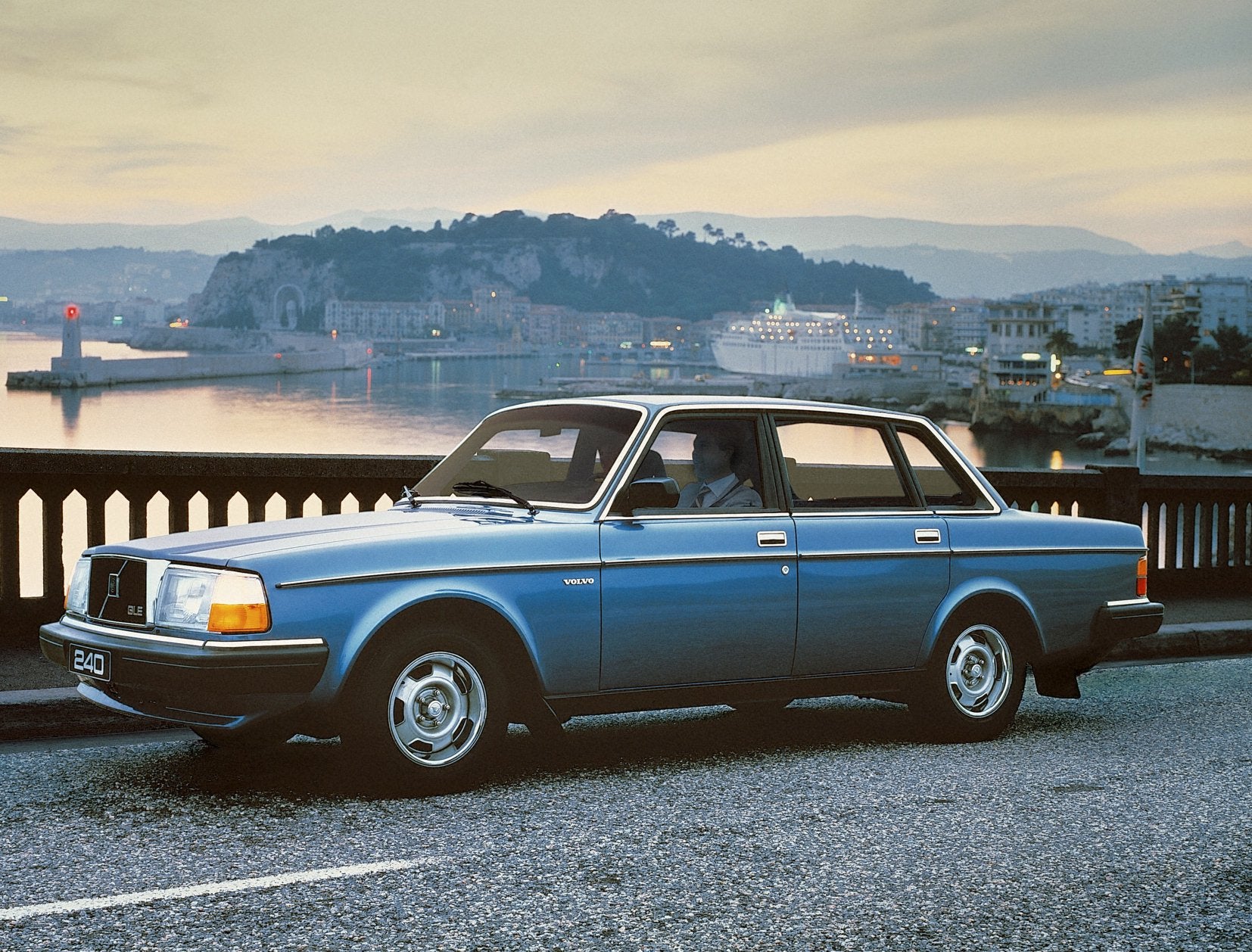 GEZOCHT Volvo 240 244 245 motorkap blauw, Ophalen, Voor, Volvo, Motorkap