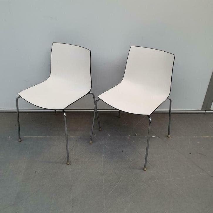 Arper Catifa 46 design stoel kantoorstoel wit/zwart, Ophalen, Kunststof, Gebruikt, Twee