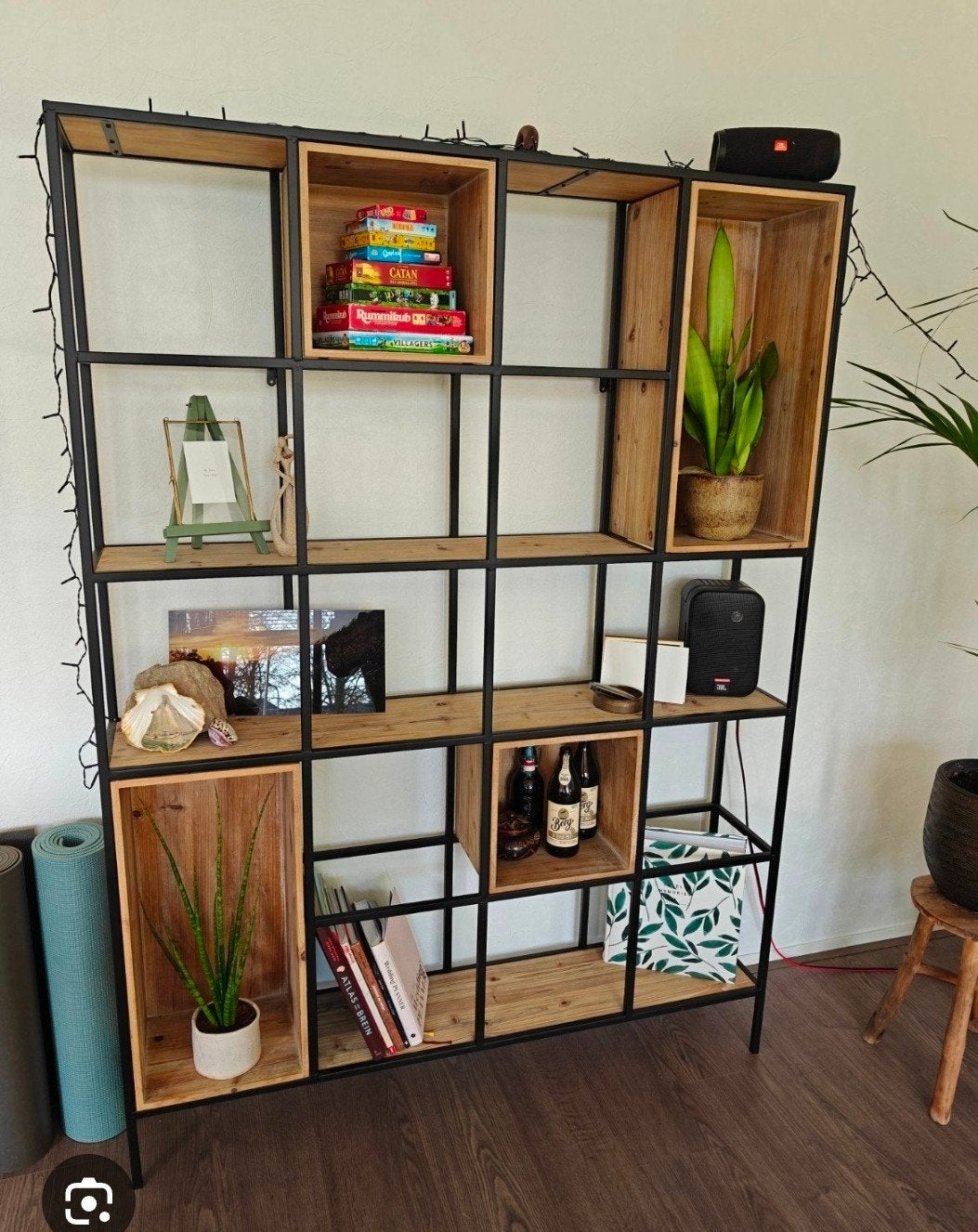 Industriële vakkenkast met houten inzetstukken, Met plank(en), Gebruikt, 100 tot 150 cm, 25 tot 50 cm