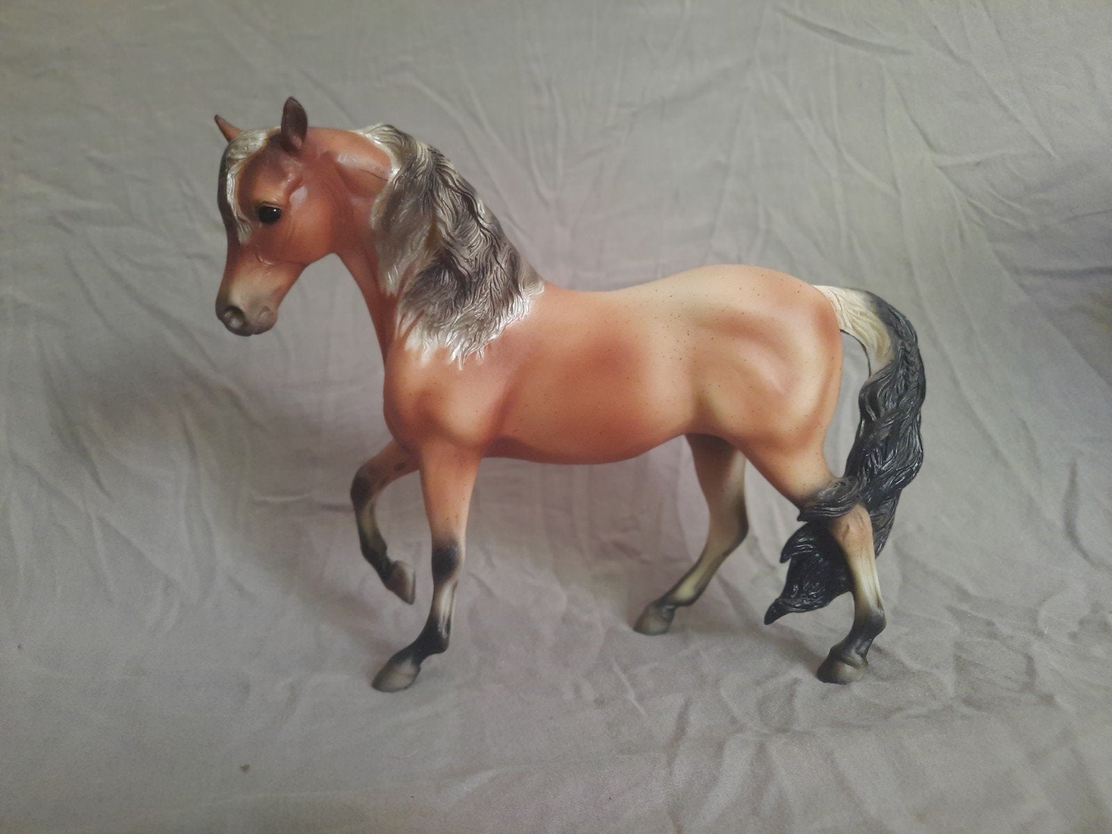 Breyer Lindsay's Faith, Ophalen of Verzenden, Zo goed als nieuw, Paard, Beeldje of Figuurtje
