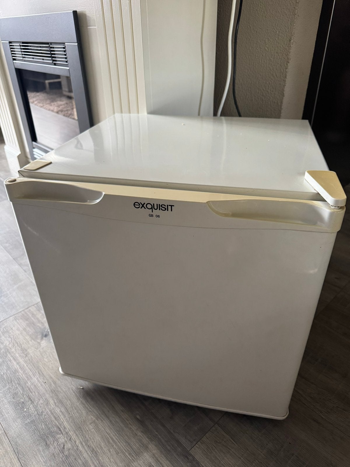 Mini vriezer Exquisit GB 06 - Compact en functioneel, Ophalen, Gebruikt, Minder dan 75 liter, Met vriesvak