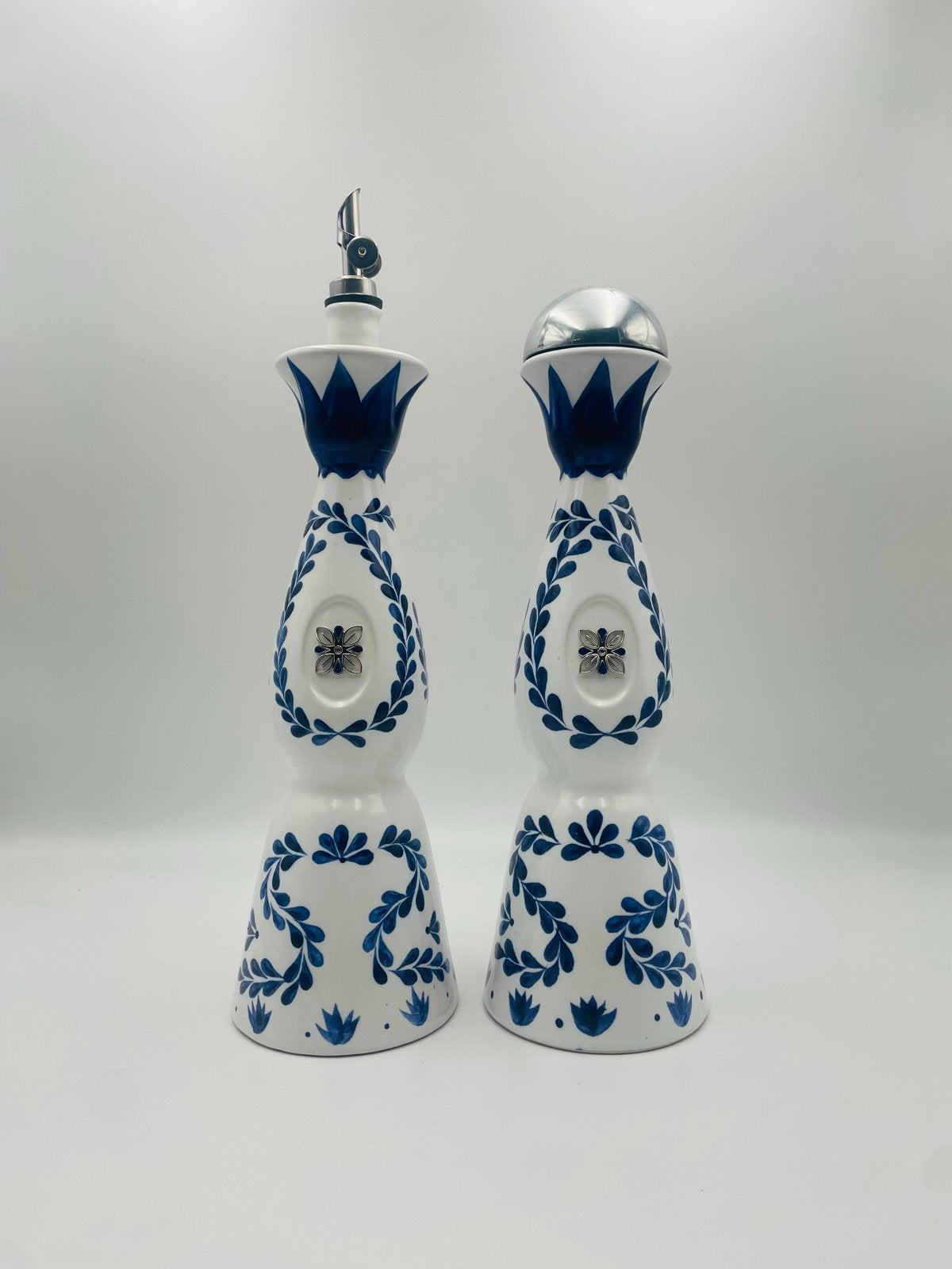 Clase Azul Olieflessen - Luxe Keramische Set, Ophalen of Verzenden, Zo goed als nieuw, Steen/keramiek, Overige merken