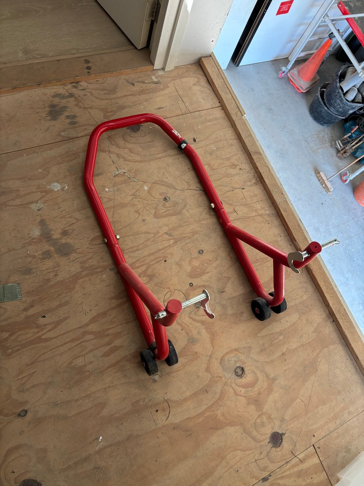 Rode motorbok / paddockstand, Ophalen, Gebruikt
