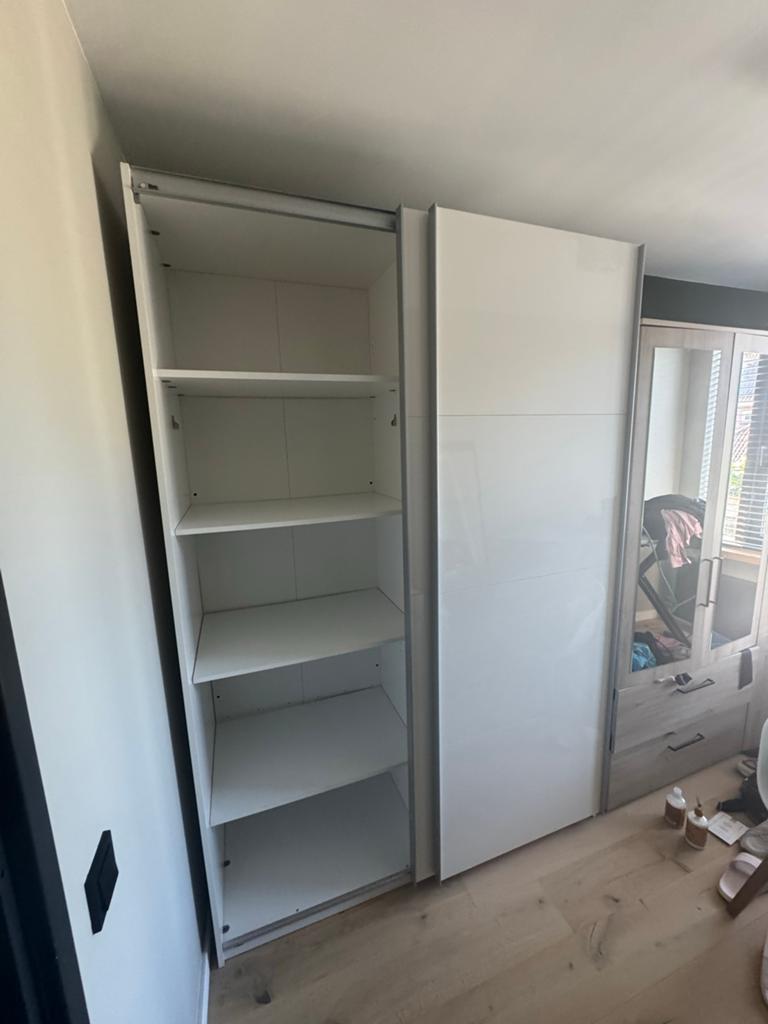 Degelijke Delta kledingkast met schuifdeuren, Ophalen, Gebruikt, 100 tot 150 cm, 200 cm of meer