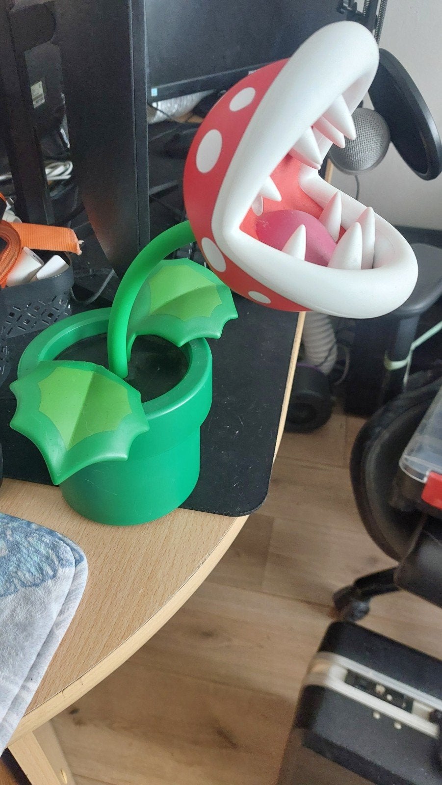 Mario  piranha plant lamp, Ophalen