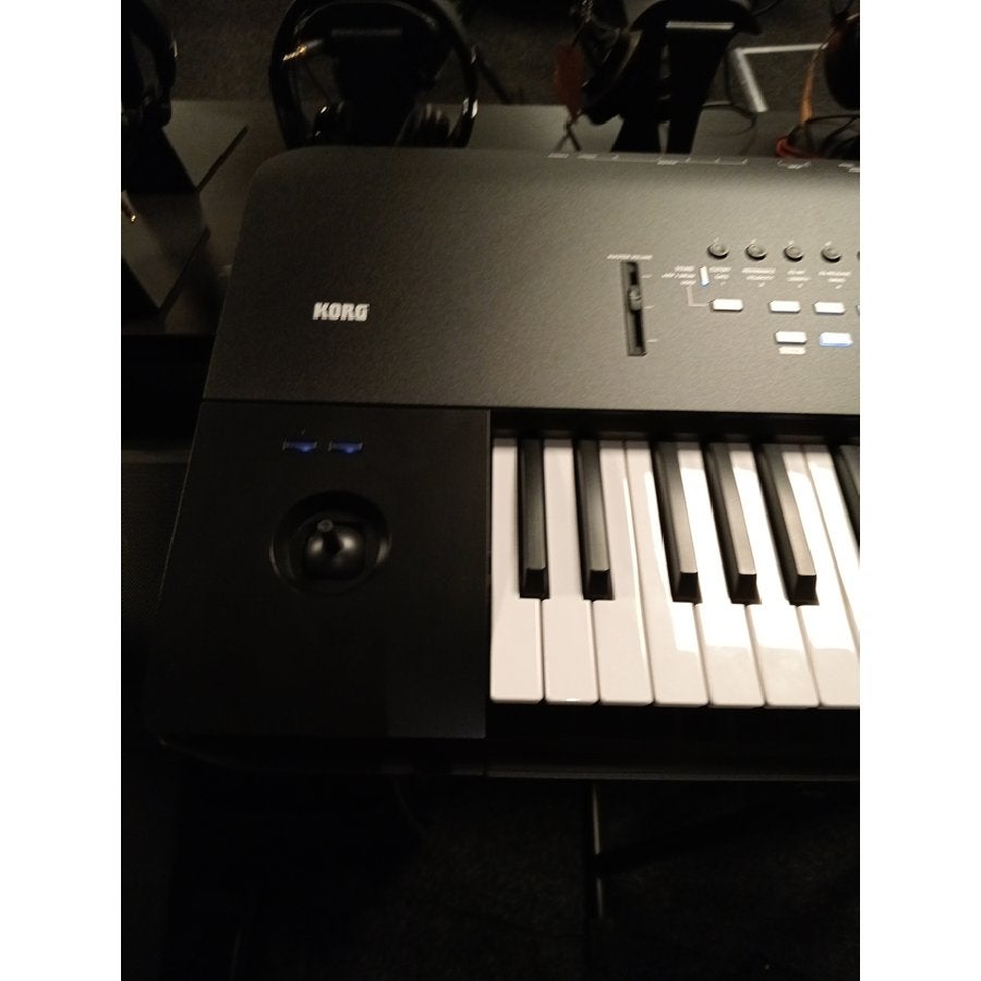 Korg Nautilus 61AT Synthesizer - Occasion, Korg, Info@korgmore.de, Ophalen of Verzenden, KORG & MORE, Musik Meyer GmbH, Industriestraße 20, 35041 Marburg, Duitsland