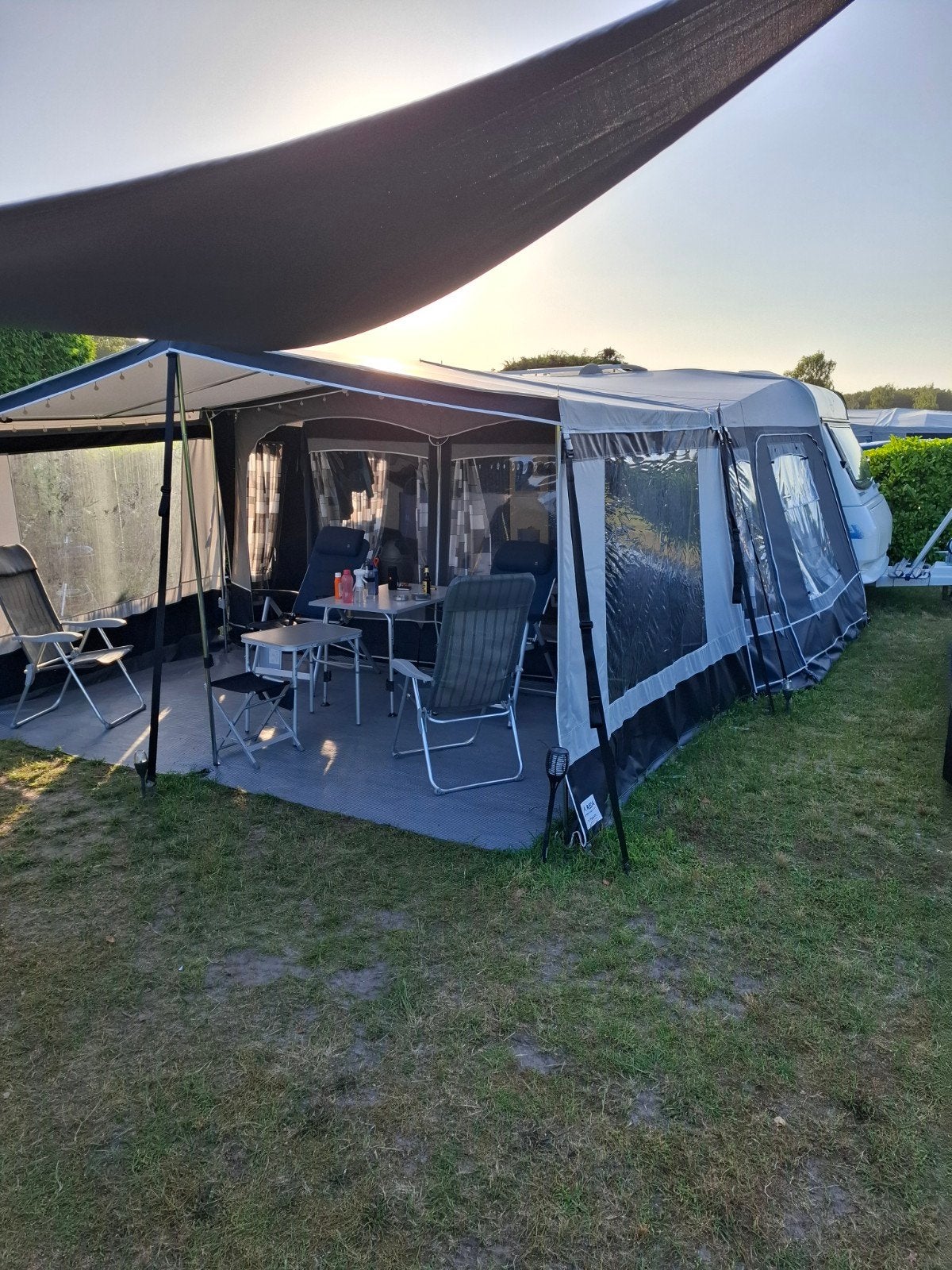 Hobby De Luxe Caravan (2002) met Dorema voortent en mover, Hobby, Treinzit, Particulier, Tot en met 3