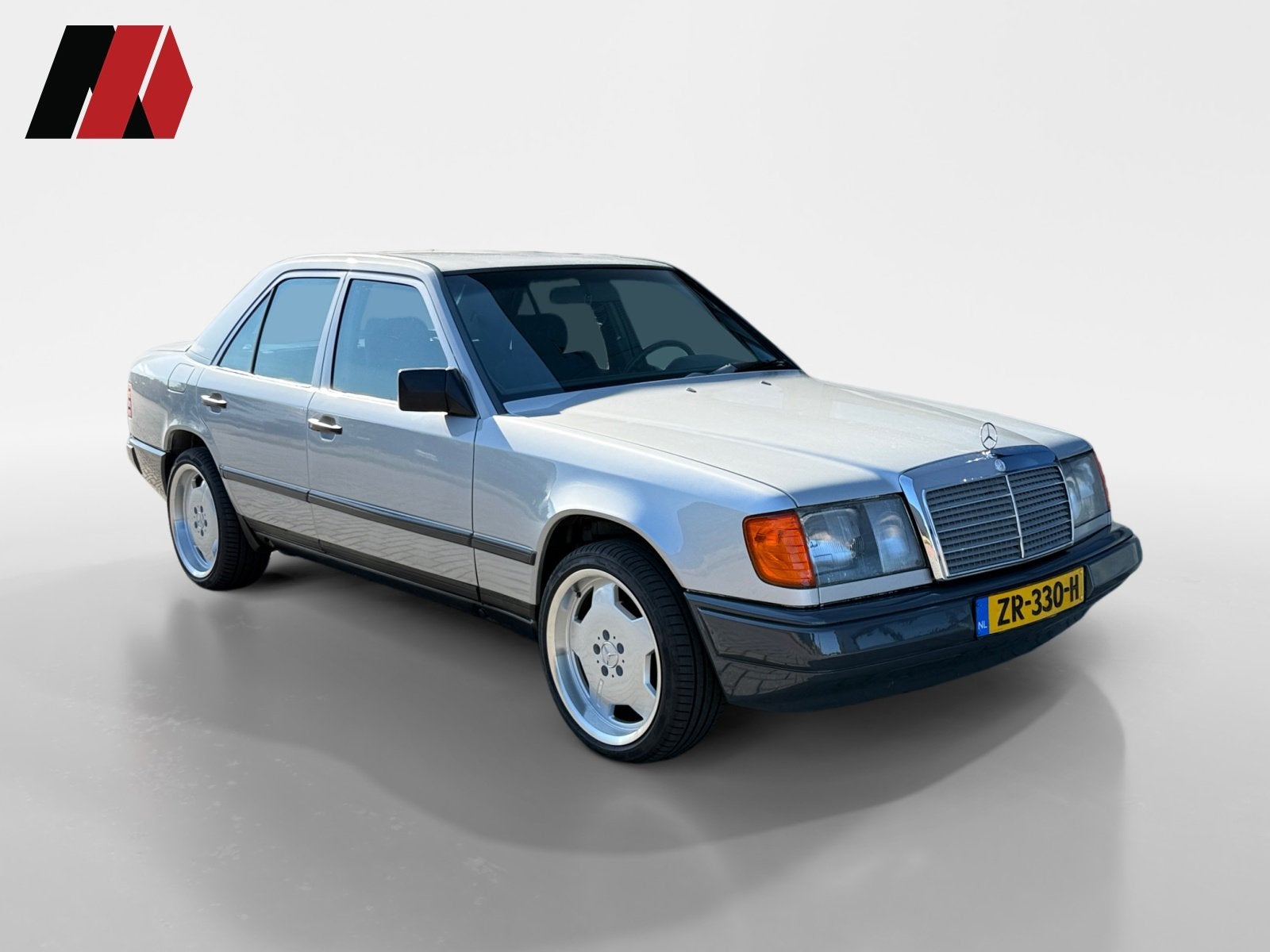 Mercedes-Benz 200-500 (W124) 230 E | Automaat | Oldtimer, foto 4