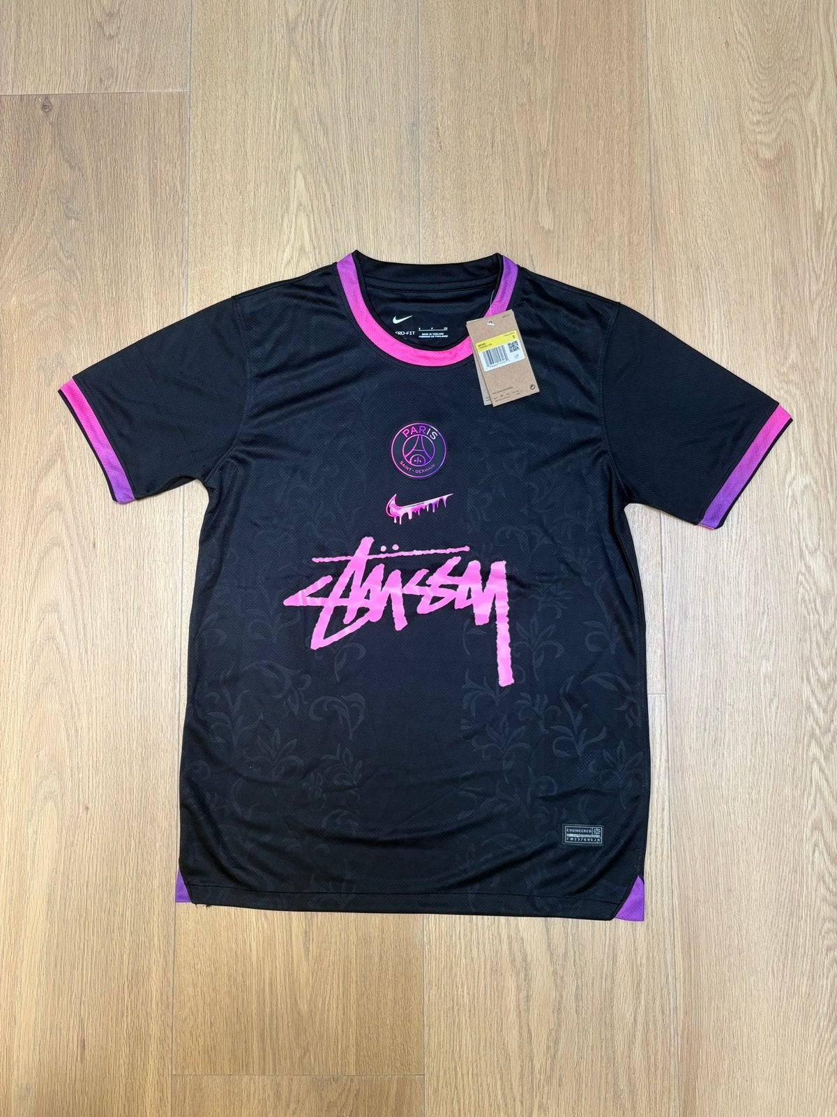 PSG x Stüssy voetbalshirt - Zwart/Roze, Zwart, Nieuw, Ophalen of Verzenden, Voetbal