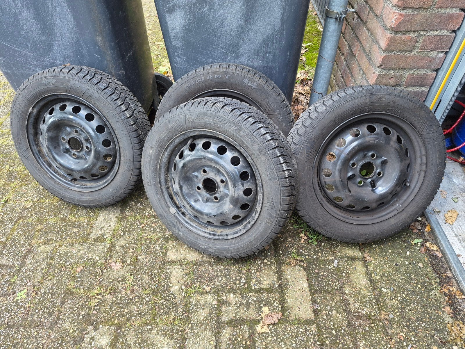 Toyota aygo Wintech winterbanden op stalen velgen 185/65 R14, 14 inch, Gebruikt, Banden en Velgen, Personenwagen