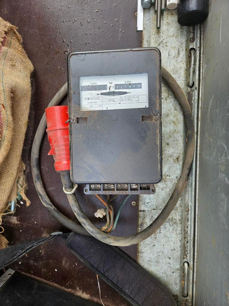 Stroommeter ouderwetse kwh, Ophalen of Verzenden