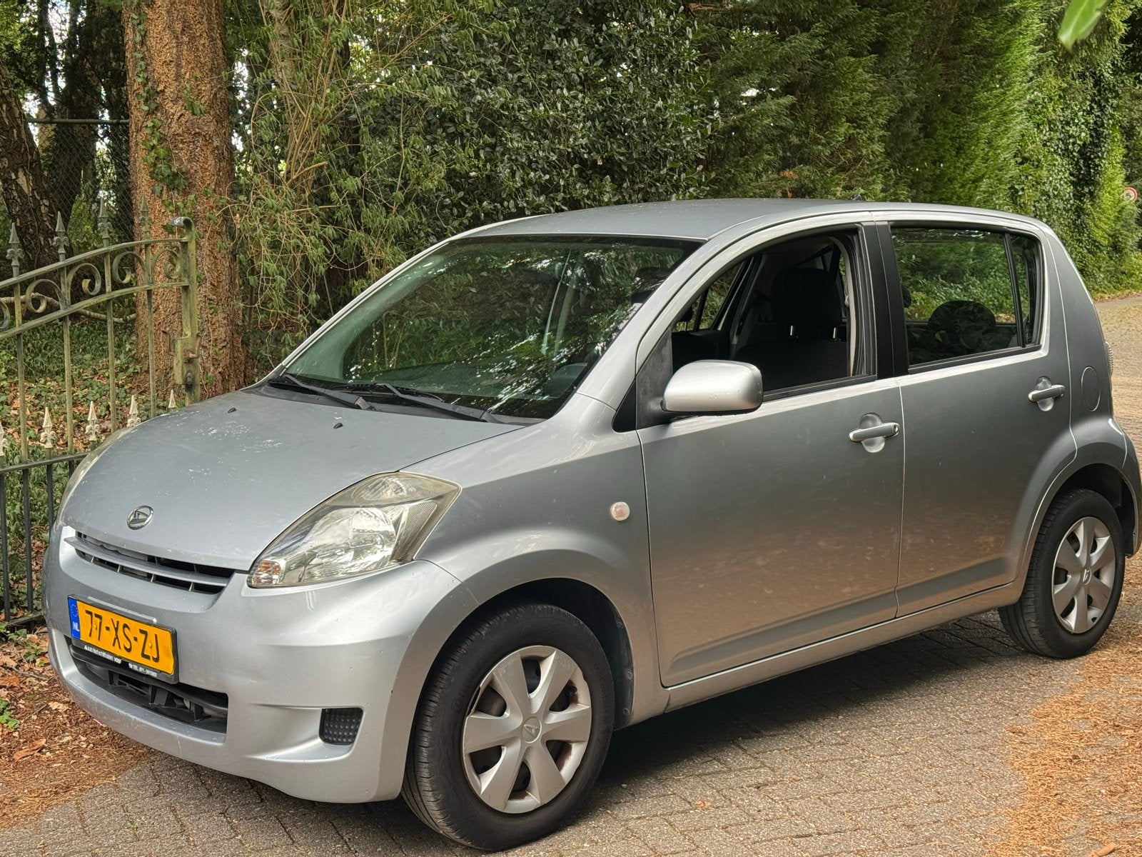 Daihatsu Sirion 1.3 AUT 2007 Grijs, Auto's, Daihatsu, 31 €/maand, 4 cilinders, Bedrijf, 1298 cc