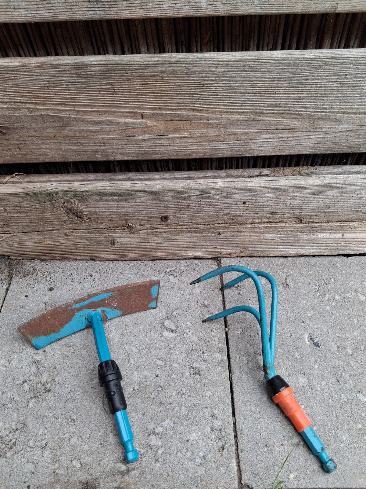 Gardena tuingereedschap, Ophalen