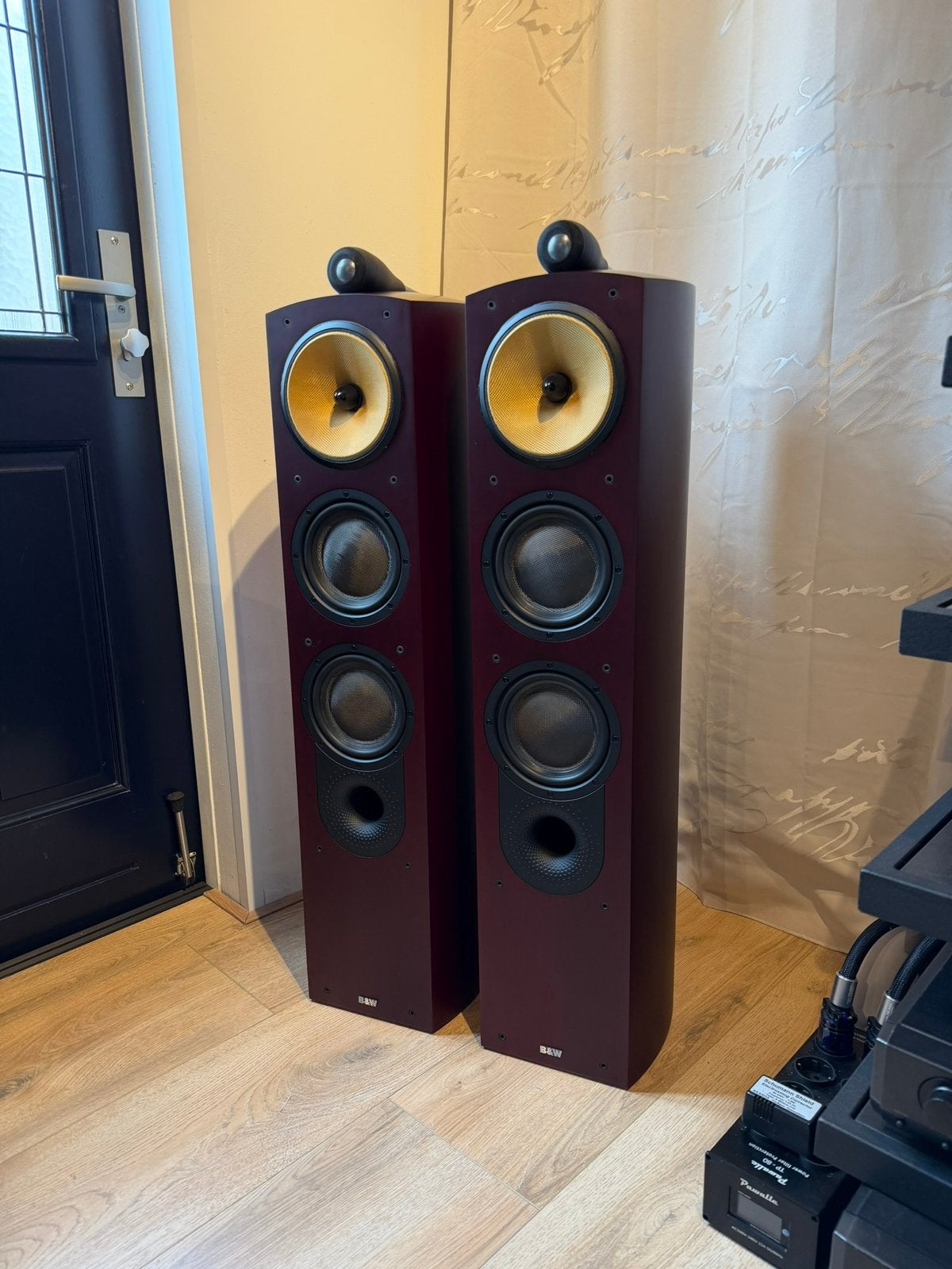 Mooie B&W 804N Nautilus Luidsprekers - Red Cherrywood, Audio, Tv en Foto, Luidsprekers, Vloerstaande luidspreker, Basreflex, 120 tot 150 watt