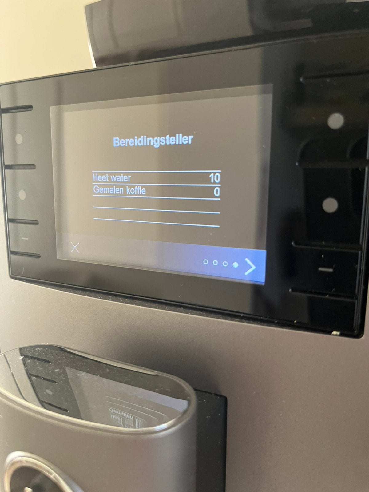 Foto 9 van Jura W8 koffiemachine