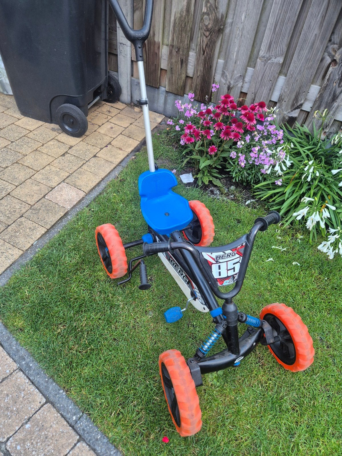 BERG skelter met Duwstang - Zo goed als nieuw, Kinderen en Baby's, Speelgoed | Buiten | Voertuigen en Loopfietsen, Ophalen, Zo goed als nieuw