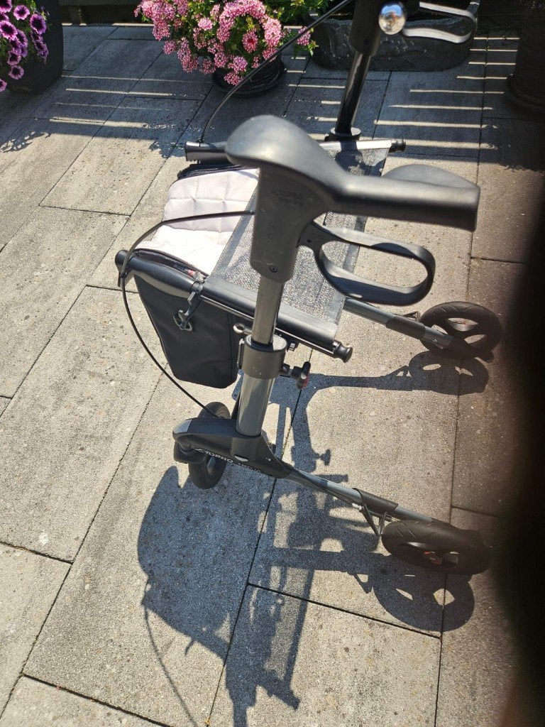 Stevige rollator type Topro Troja, Ophalen, Opvouwbaar, Zo goed als nieuw
