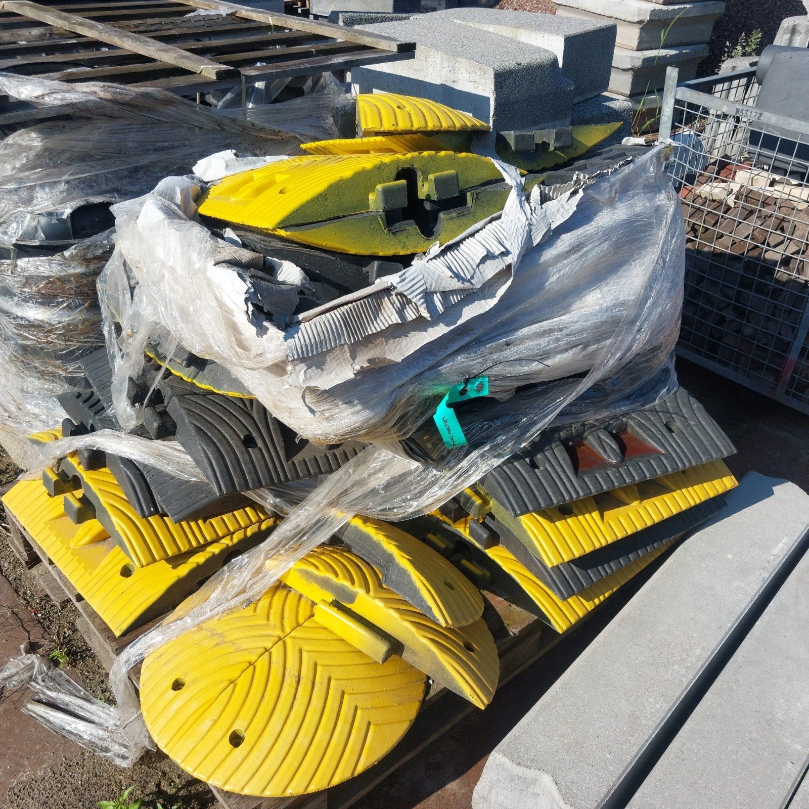 2 st Nieuwe gummi verkeersdrempels 3m breed., Ophalen, Gebruikt