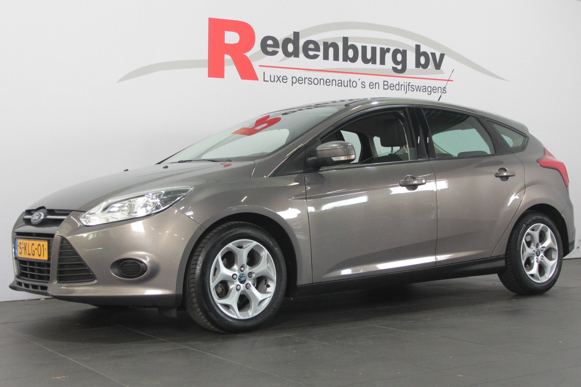 Ford Focus 1.0 EcoBoost Trend - Navi / Bluetooth / Trekhaak, Auto's, Euro 5, 101 pk, Gebruikt, Bruin