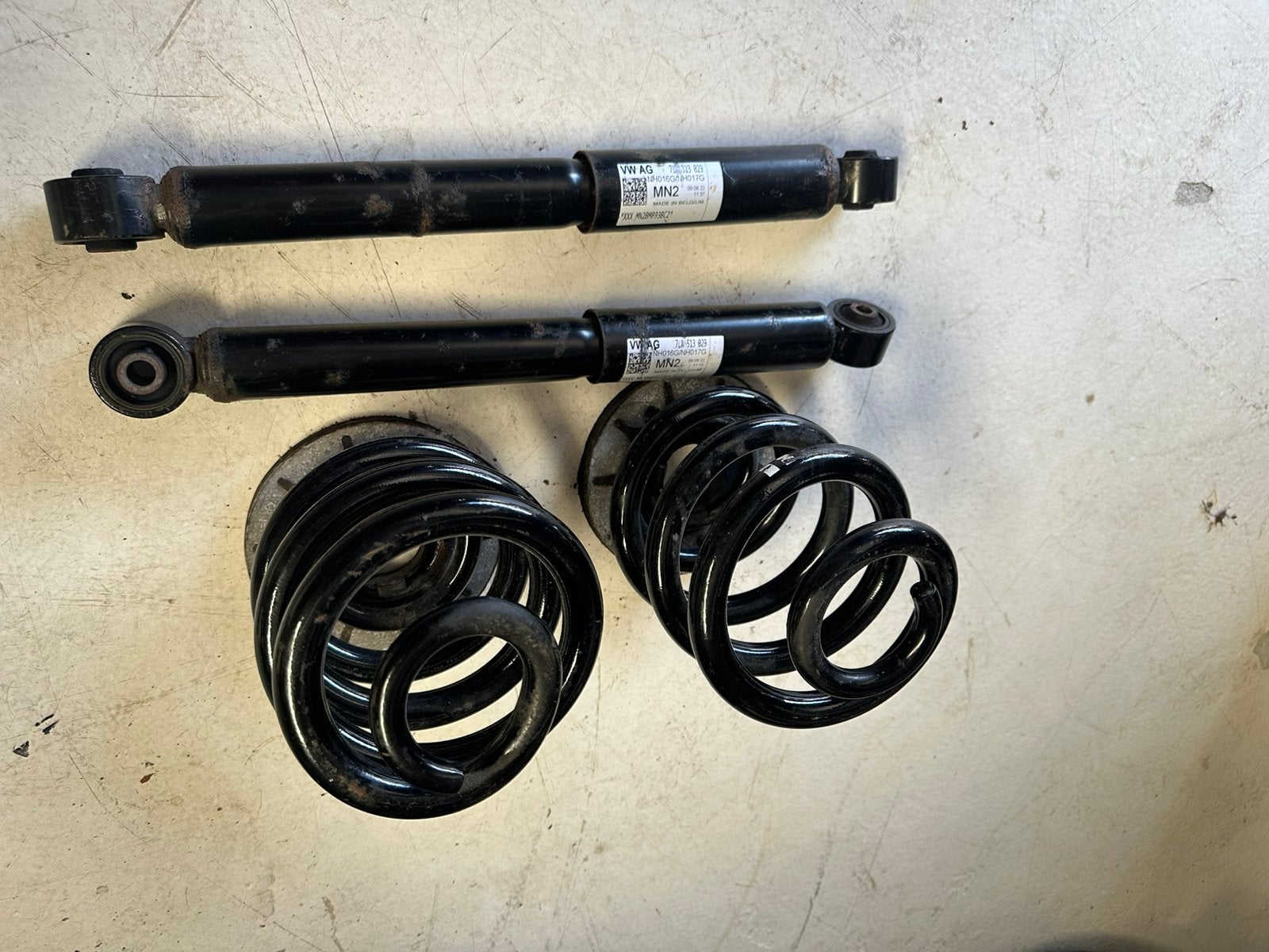 Transporter T6.1 schokbrekers en veren, Ophalen of Verzenden, Gebruikt